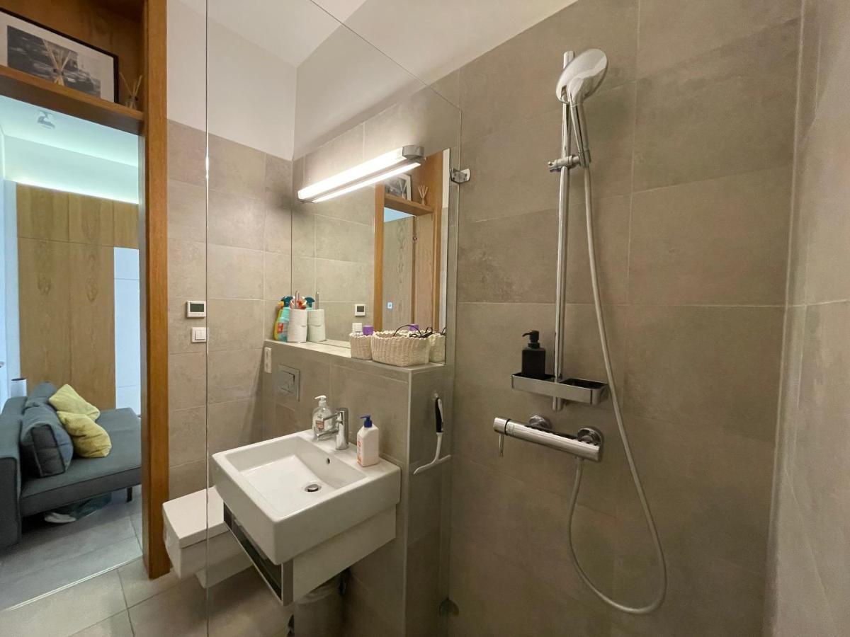 Stylish Studios Apartment In The City Center With Air Conditioning Βουδαπέστη Εξωτερικό φωτογραφία